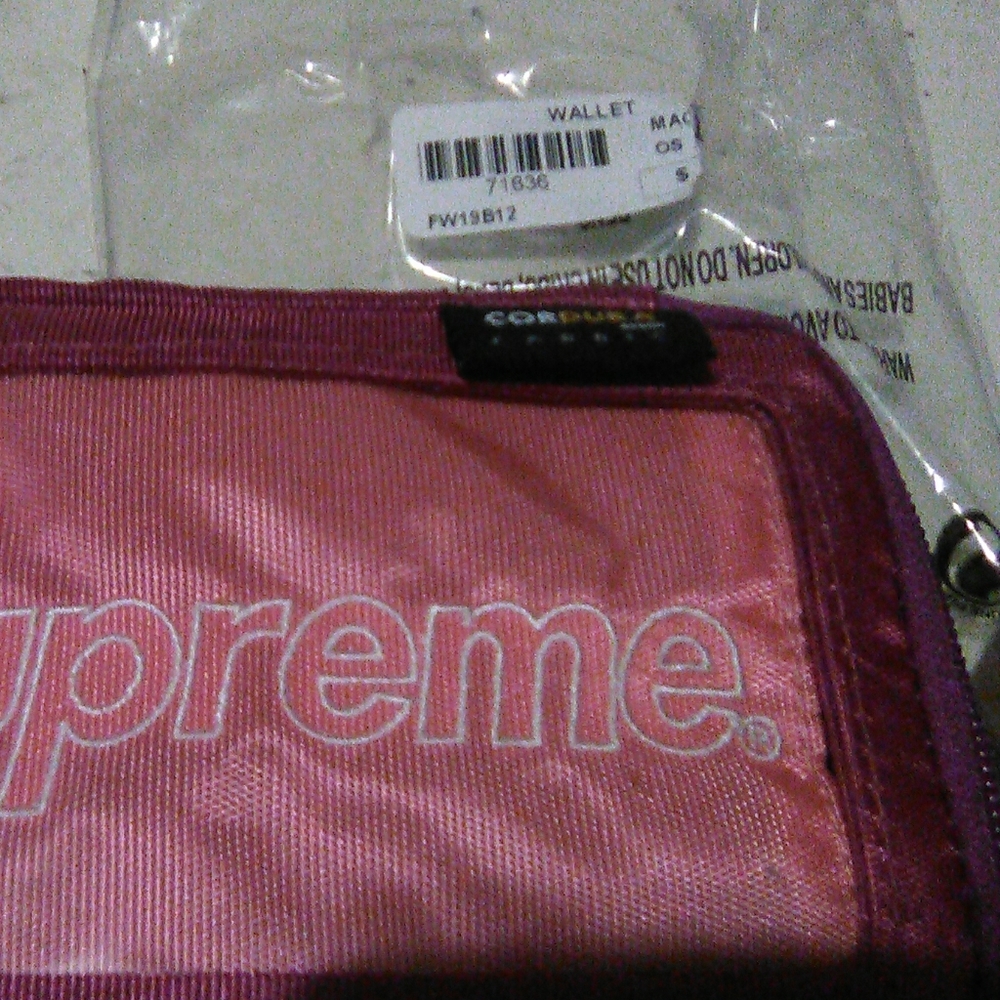 Supreme wallet